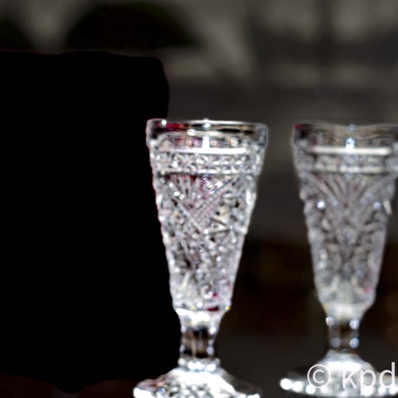 2 EAPG Pressed Glass Shot Cordial Liquor Clear Aperitif Footed - Picture 4 of 6